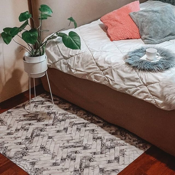 Módní univerzální vinylový koberec Mramor rybí kost