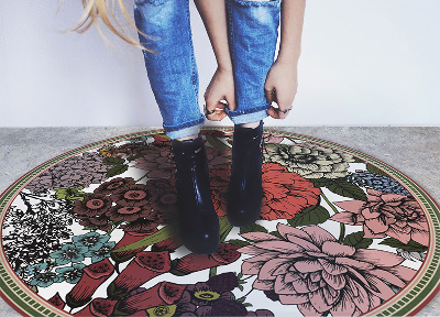 Módní kulatý vinylový koberec Paleta květin