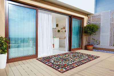 Moderní podlahová krytina na terase Různobarevné vzory