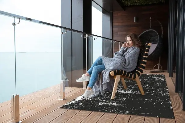 Krásný venkovní koberec Black poškrábaný beton