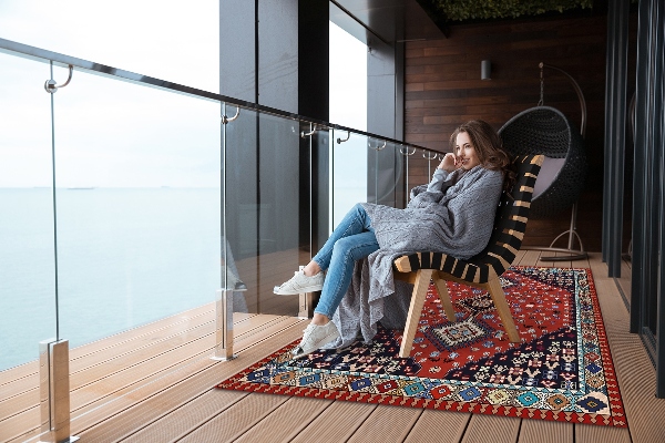 Moderní koberec na balkon Antický vzor