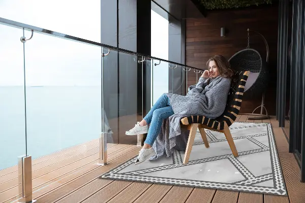 Koberec na balkon nebo terasu Ozdobený mramorová dlažba