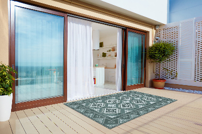 Moderní koberec na terasu Geometrie a ozdoby