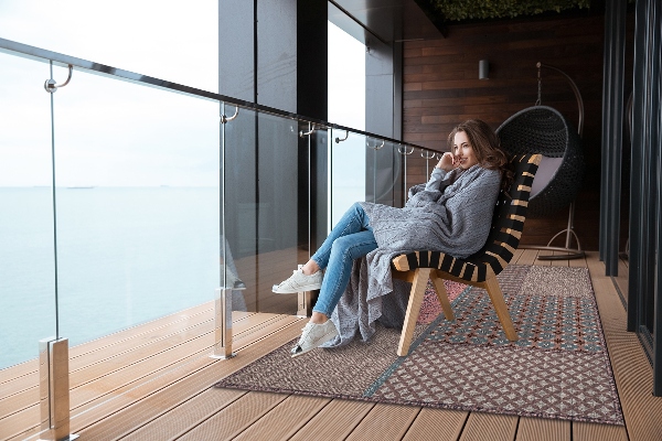Moderní koberec na balkon Aztec vzor