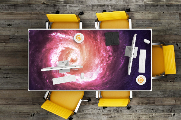 Velká ochranná podložka na stůl Space vortex